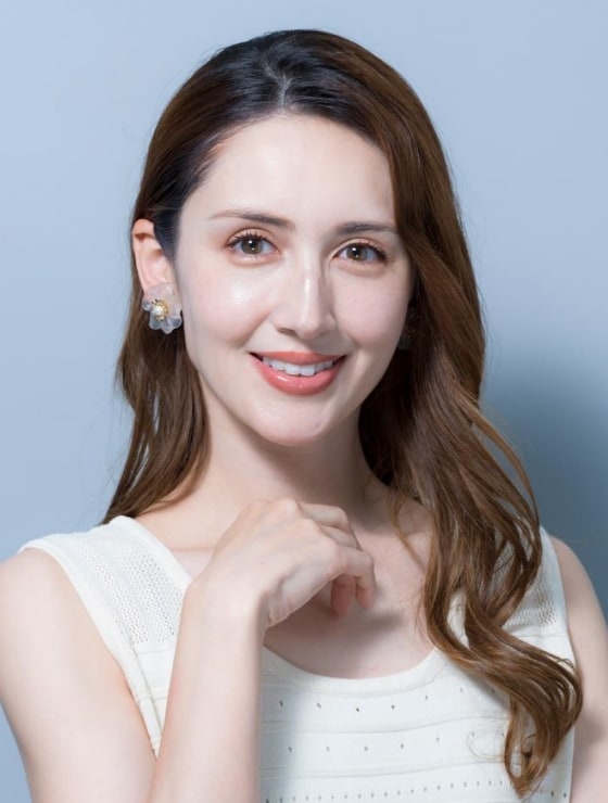 アンヌ 遙香 氏